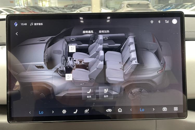 Used Formula Leopard Titanium 3 2025 501KM All-Wheel Drive Intelligent Driving Ultra Version Interior 3