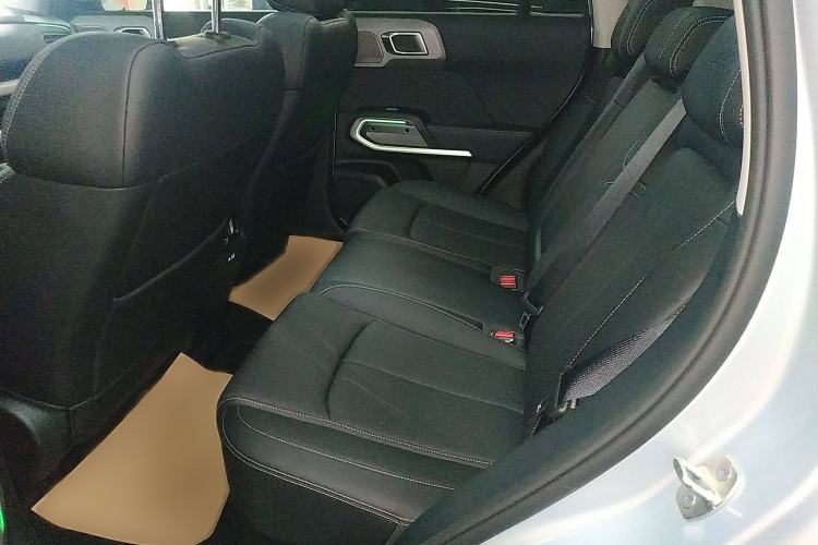 Used Formula Leopard Titanium 3 2025 501KM All-Wheel Drive Intelligent Driving Ultra Version Interior 4