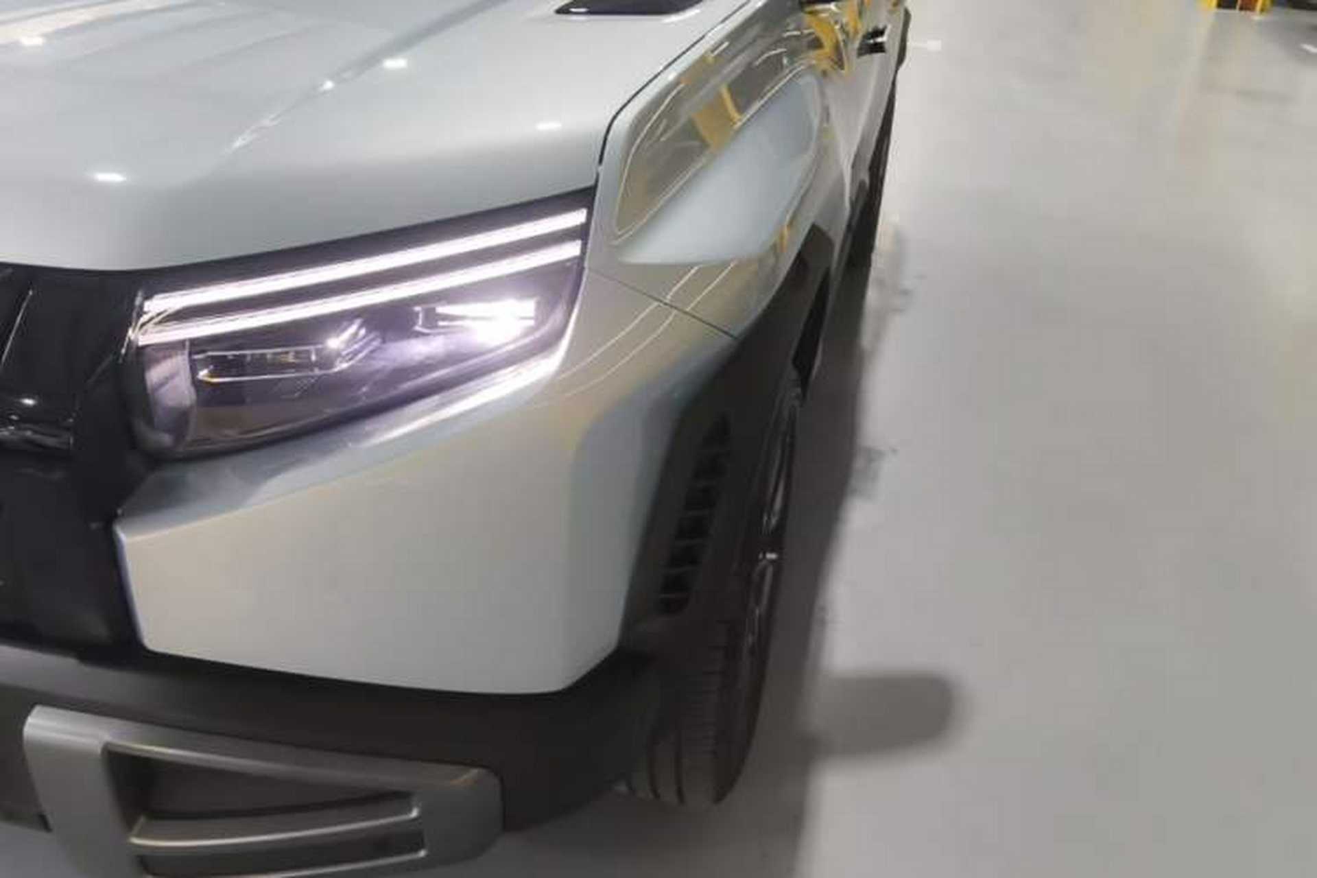 Used Formula Leopard Titanium 3 2025 501KM All-Wheel Drive Intelligent Driving Ultra Version Left Front Headlight