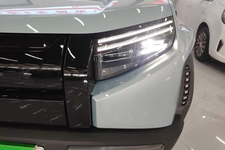 Used Formula Leopard Titanium 3 2025 501 km Range Rear-Wheel Drive Intelligent Driving Max Edition Left Front Headlight