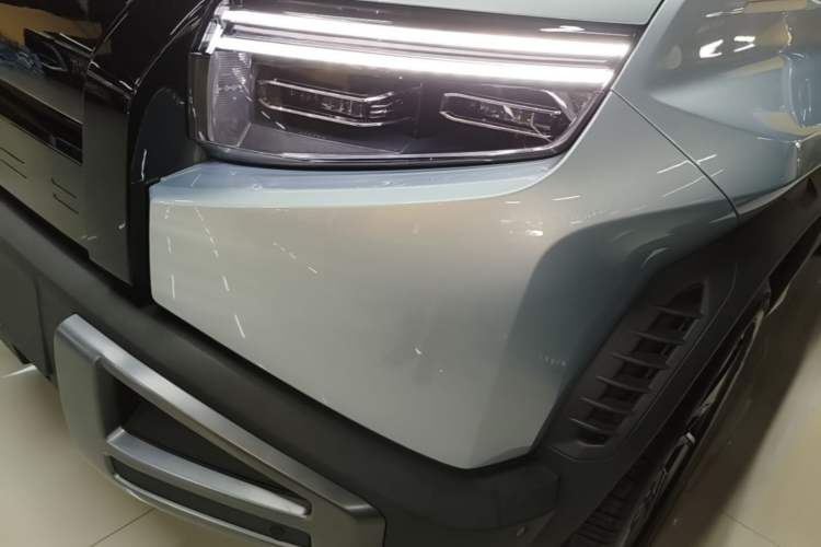 Used Formula Leopard Titanium 3 2025 501KM All-Wheel Drive Intelligent Driving Ultra Version Left Front Headlight