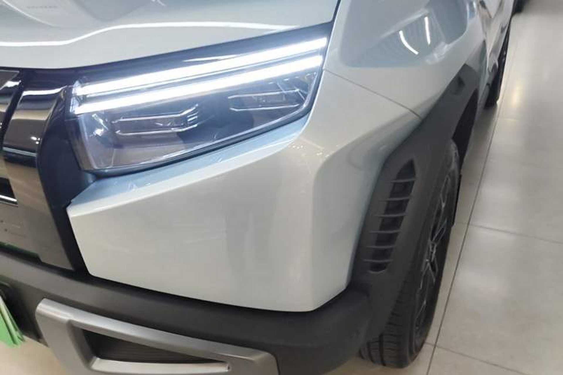 Used Formula Leopard Titanium 3 2025 501 km Range Rear-Wheel Drive Intelligent Driving Max Edition Left Front Headlight