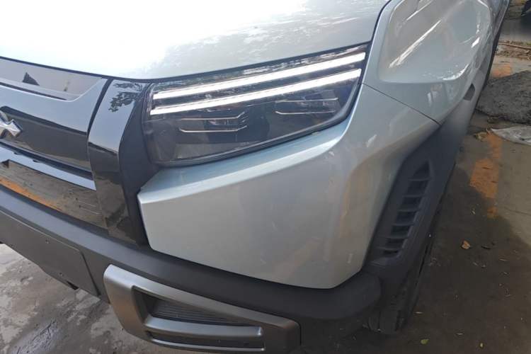 Used Formula Leopard Titanium 3 2025 501 km Range Rear-Wheel Drive Intelligent Driving Max Edition Left Front Headlight
