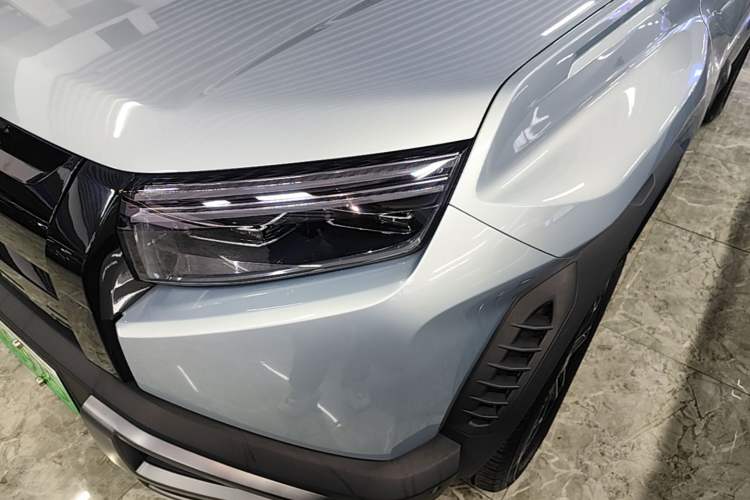Used Formula Leopard Titanium 3 2025 501 km Range Rear-Wheel Drive Intelligent Driving Max Edition Left Front Headlight
