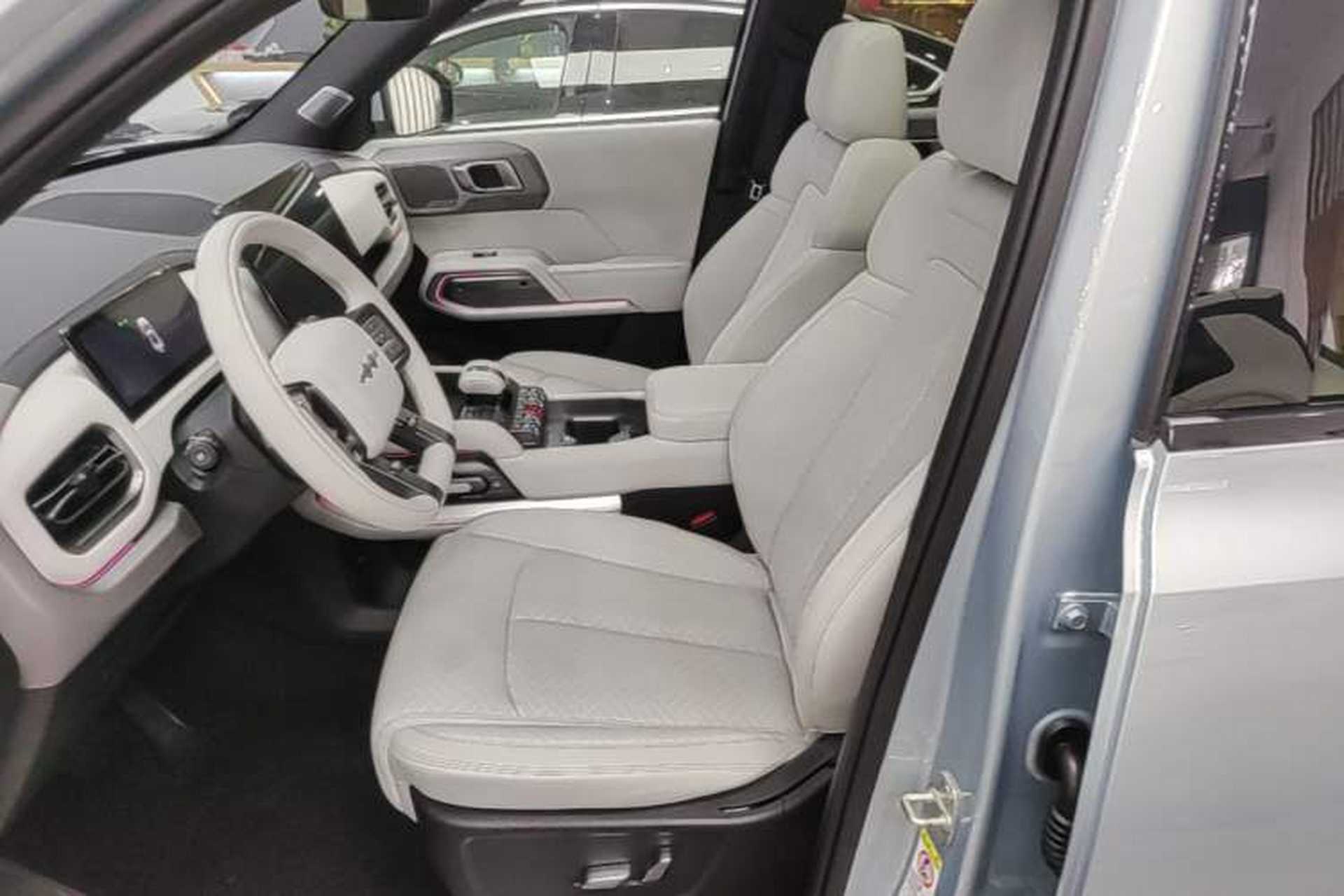 Used Formula Leopard Titanium 3 2025 501KM All-Wheel Drive Intelligent Driving Ultra Version Left Front Seat
