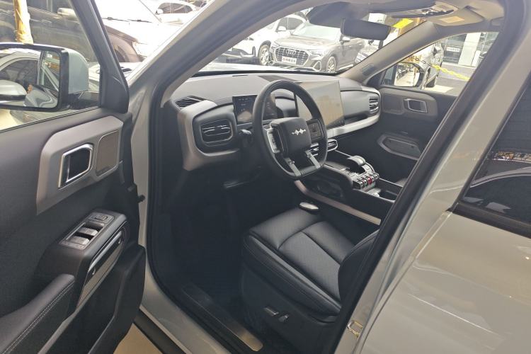 Used Formula Leopard Titanium 3 2025 501KM All-Wheel Drive Intelligent Driving Ultra Version Left Front Seat