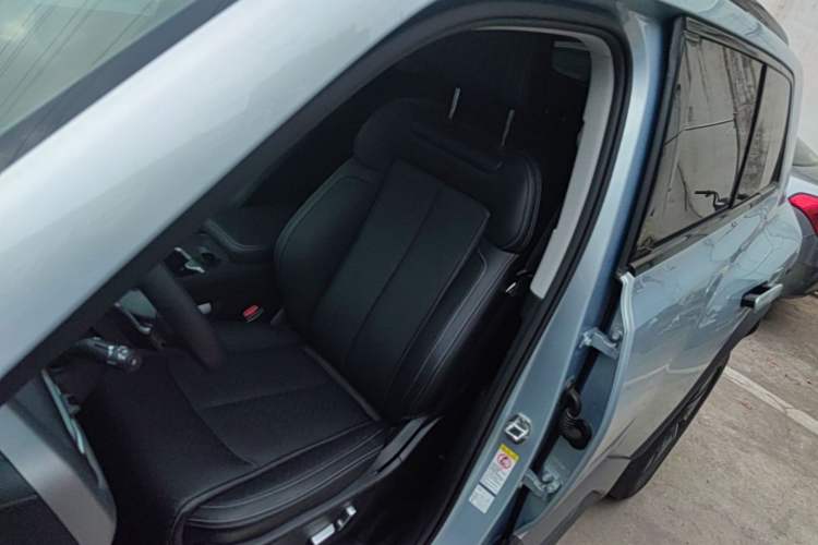 Used Formula Leopard Titanium 3 2025 501KM All-Wheel Drive Intelligent Driving Ultra Version Left Front Seat