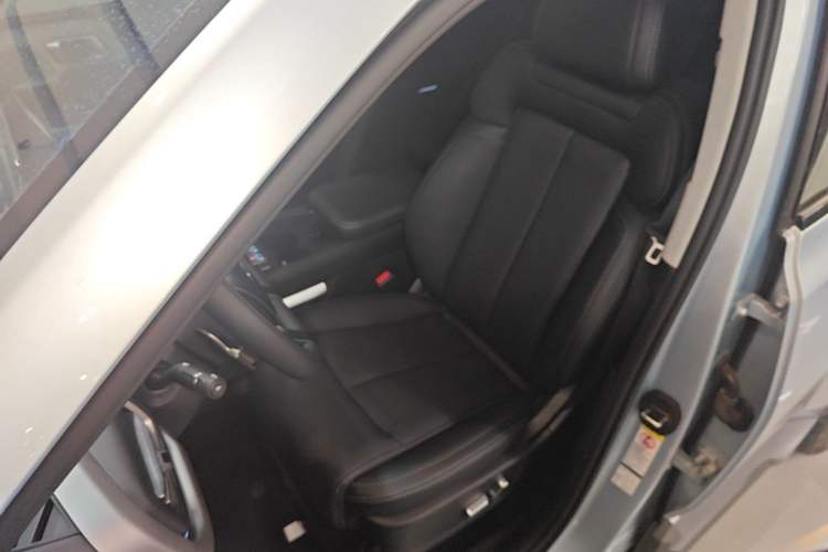 Used Formula Leopard Titanium 3 2025 501KM All-Wheel Drive Intelligent Driving Ultra Version Left Front Seat