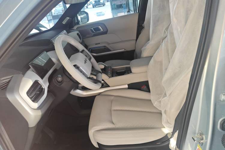 Used Formula Leopard Titanium 3 2025 501KM All-Wheel Drive Intelligent Driving Ultra Version Left Front Seat