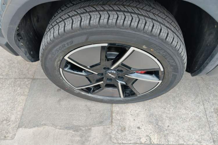 Used Formula Leopard Titanium 3 2025 501 km All-Wheel Drive Intelligent Driving Max Edition Left Front Wheel Hub