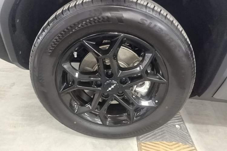 Used Formula Leopard Titanium 3 2025 501 km Range Rear-Wheel Drive Intelligent Driving Max Edition Left Front Wheel Hub