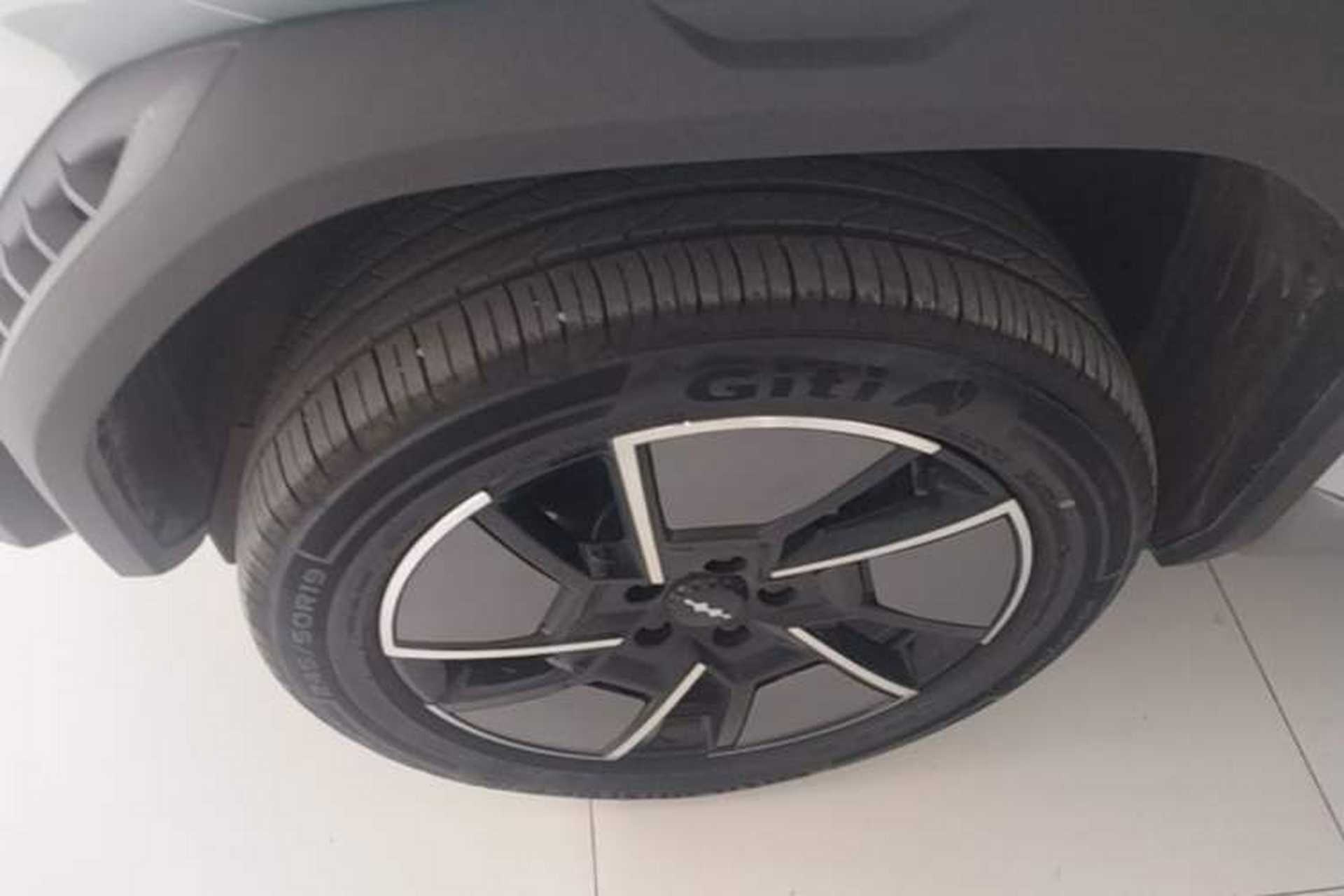 Used Formula Leopard Titanium 3 2025 501 km All-Wheel Drive Intelligent Driving Max Edition Left Front Wheel Hub