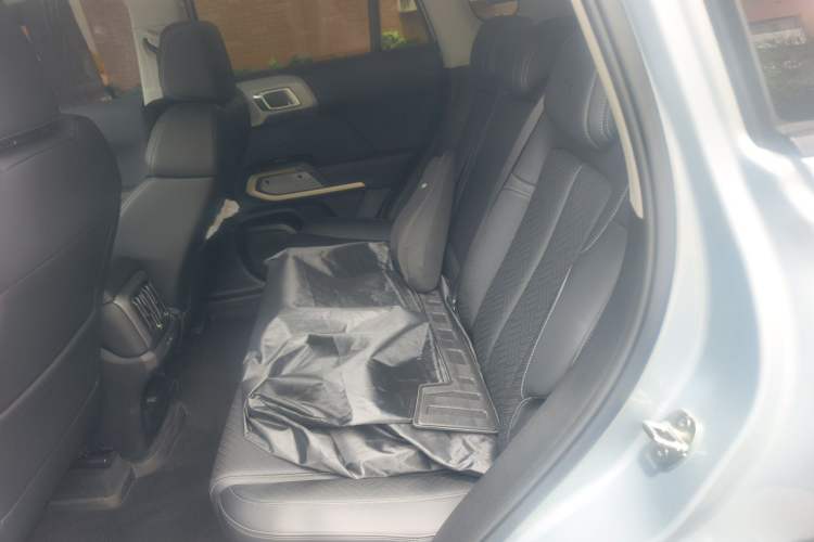 Used Formula Leopard Titanium 3 2025 501 km Range Rear-Wheel Drive Intelligent Driving Max Edition Left Rear Seat