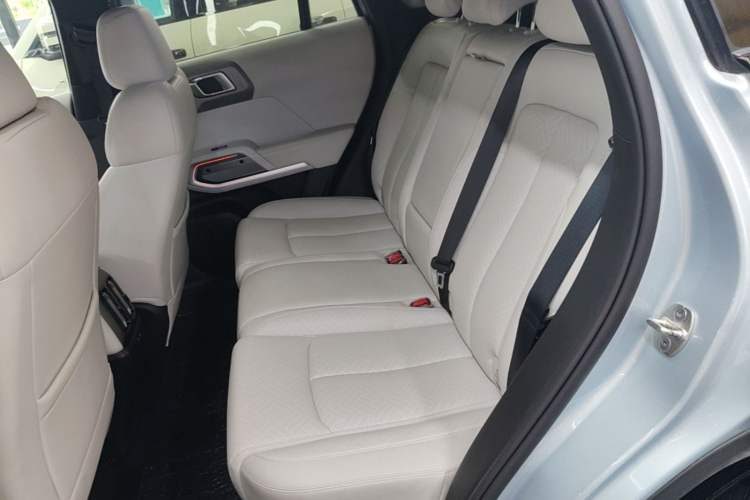 Used Formula Leopard Titanium 3 2025 501KM All-Wheel Drive Intelligent Driving Ultra Version Left Rear Seat