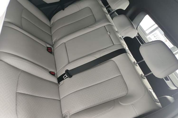 Used Formula Leopard Titanium 3 2025 Model 501KM Rear-Drive Ultra Version Left Rear Seat