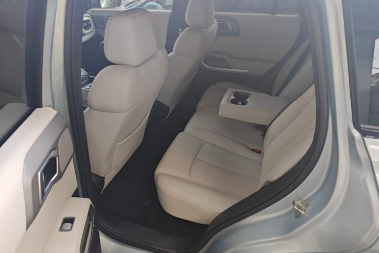 Used Formula Leopard Titanium 3 2025 501 km Range Rear-Wheel Drive Intelligent Driving Max Edition Left Rear Seat