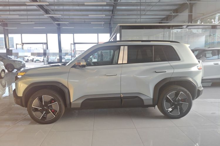 Used Formula Leopard Titanium 3 2025 501KM All-Wheel Drive Intelligent Driving Ultra Version Left Side