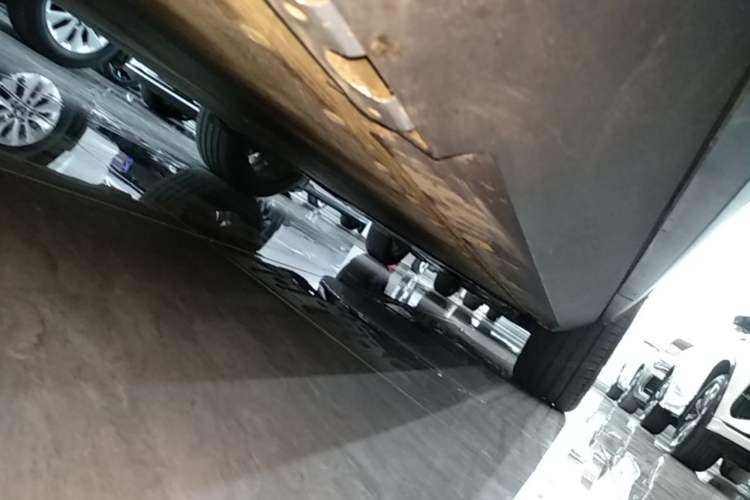 Used Formula Leopard Titanium 3 2025 501KM All-Wheel Drive Intelligent Driving Ultra Version Left Side Sill