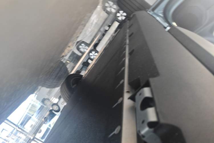 Used Formula Leopard Titanium 3 2025 501KM All-Wheel Drive Intelligent Driving Ultra Version Left Side Sill