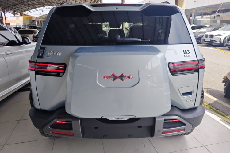 Used Formula Leopard Titanium 3 2025 501KM All-Wheel Drive Intelligent Driving Ultra Version Rear
