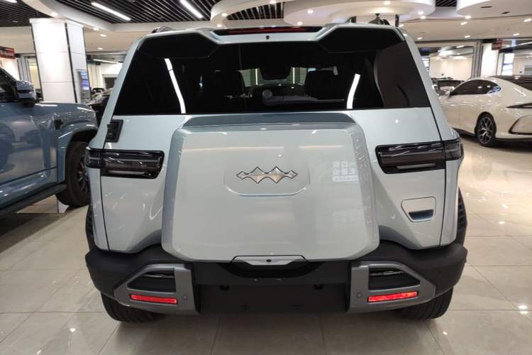 Used Formula Leopard Titanium 3 2025 501KM All-Wheel Drive Intelligent Driving Ultra Version Rear