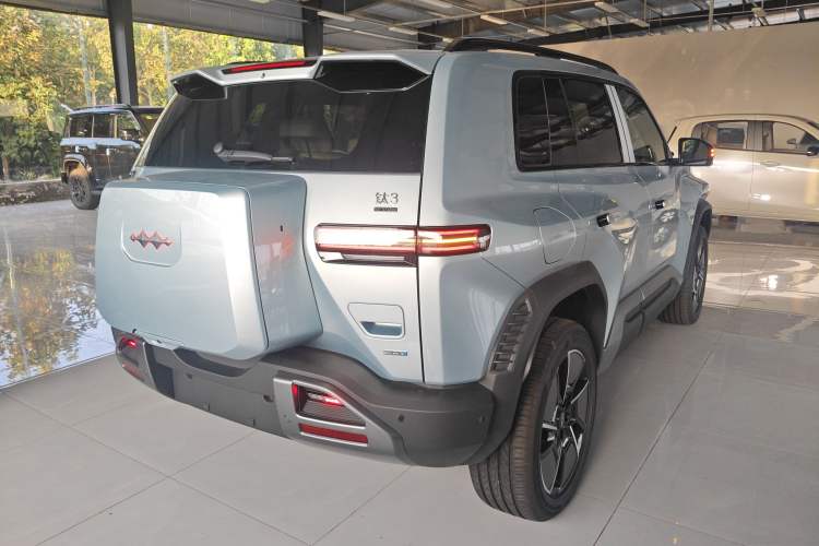 Used Formula Leopard Titanium 3 2025 501KM All-Wheel Drive Intelligent Driving Ultra Version Rear Right 45 Deg