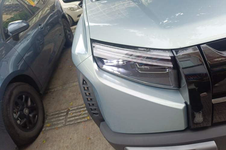 Used Formula Leopard Titanium 3 2025 501 km All-Wheel Drive Intelligent Driving Max Edition Right Front Headlight