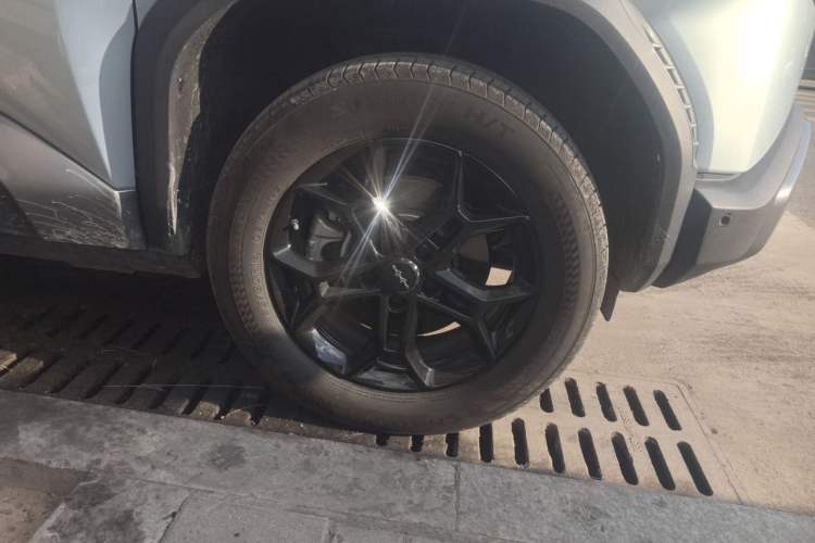 Used Formula Leopard Titanium 3 2025 501 km Range Rear-Wheel Drive Intelligent Driving Max Edition Right Front Wheel Hub