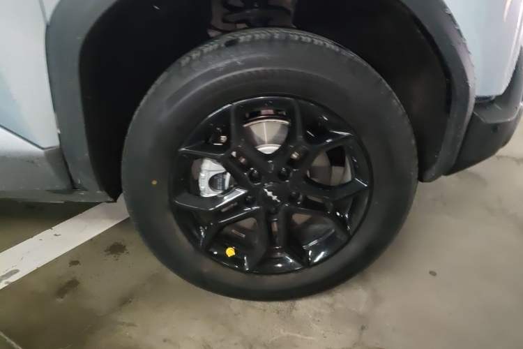 Used Formula Leopard Titanium 3 2025 501 km Range Rear-Wheel Drive Intelligent Driving Max Edition Right Front Wheel Hub