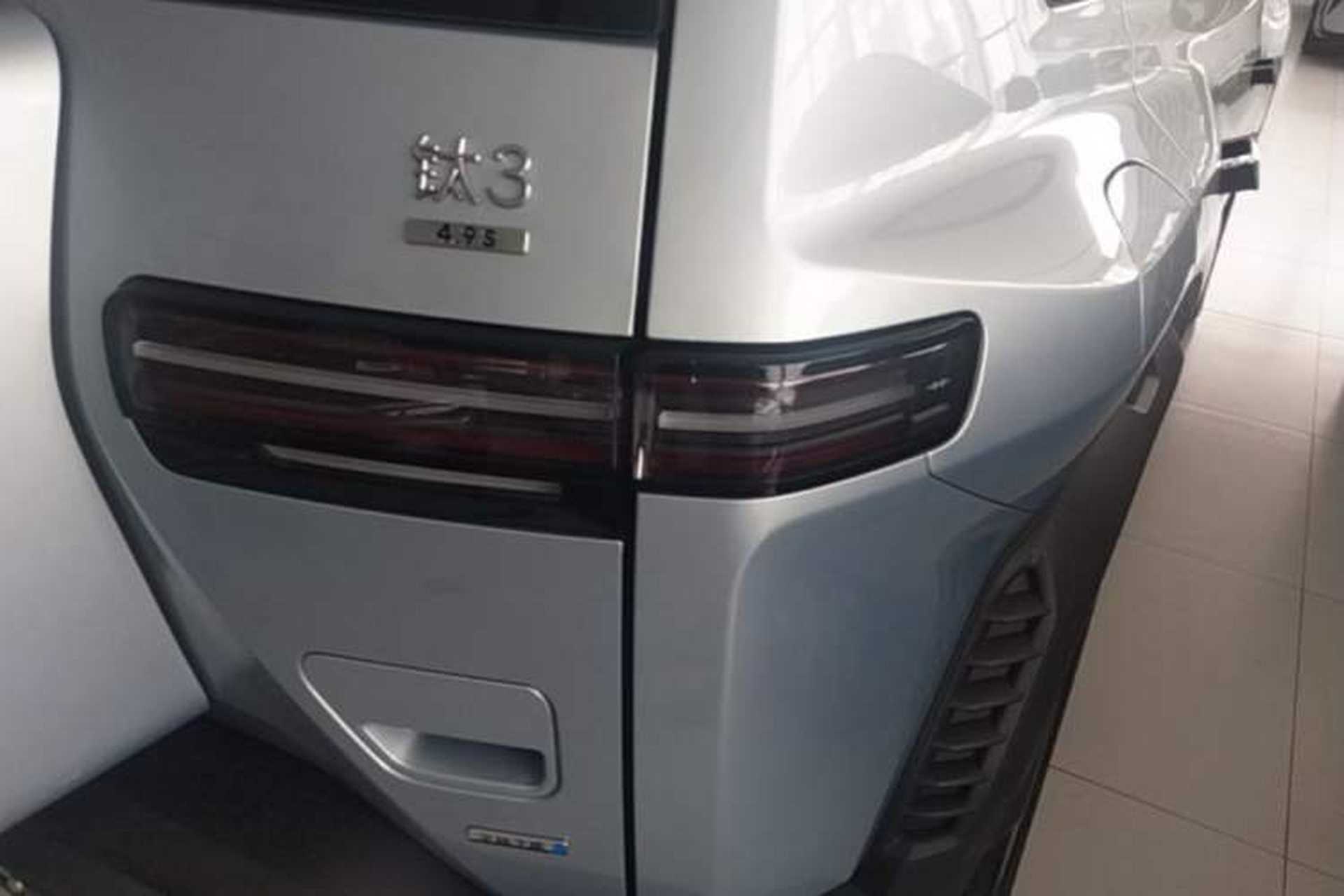 Used Formula Leopard Titanium 3 2025 501 km All-Wheel Drive Intelligent Driving Max Edition Right Rear Taillight