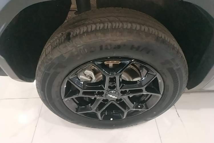Used Formula Leopard Titanium 3 2025 501 km Range Rear-Wheel Drive Intelligent Driving Max Edition Right Rear Wheel Hub