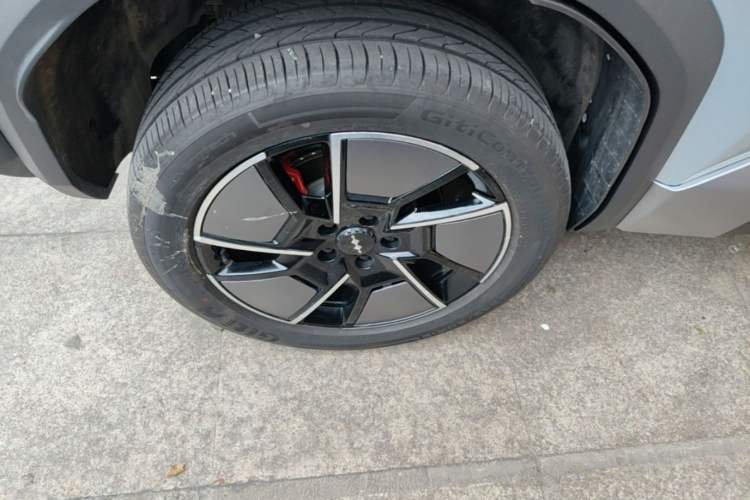 Used Formula Leopard Titanium 3 2025 501 km All-Wheel Drive Intelligent Driving Max Edition Right Rear Wheel Hub