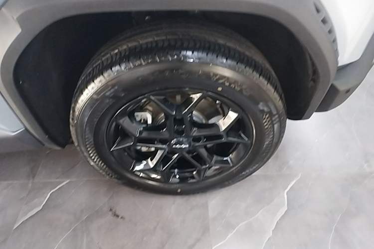 Used Formula Leopard Titanium 3 2025 501 km Range Rear-Wheel Drive Intelligent Driving Max Edition Right Rear Wheel Hub