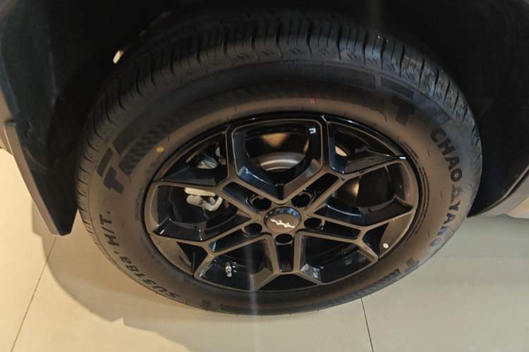 Used Formula Leopard Titanium 3 2025 501 km Range Rear-Wheel Drive Intelligent Driving Max Edition Right Rear Wheel Hub
