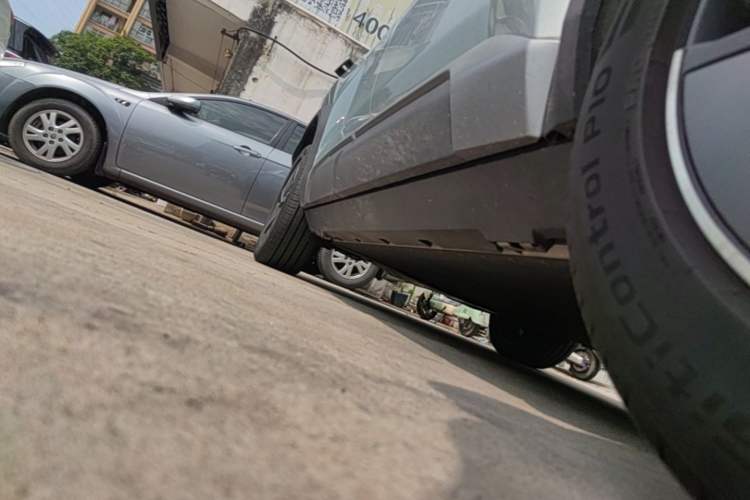 Used Formula Leopard Titanium 3 2025 501KM All-Wheel Drive Intelligent Driving Ultra Version Right Side Sill