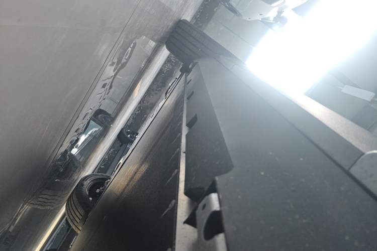 Used Formula Leopard Titanium 3 2025 501KM All-Wheel Drive Intelligent Driving Ultra Version Right Side Sill