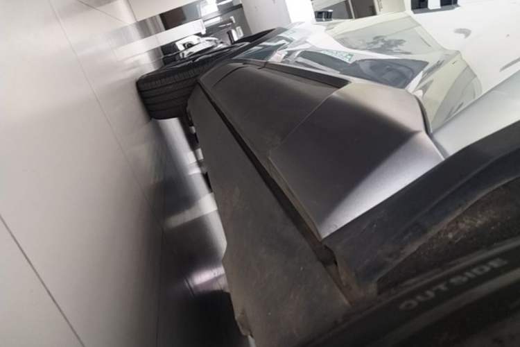 Used Formula Leopard Titanium 3 2025 501 km All-Wheel Drive Intelligent Driving Max Edition Right Side Sill