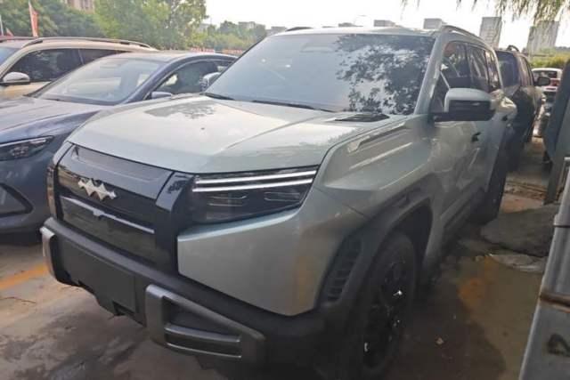 Used Formula Leopard Titanium 3 2025 501 km Range Rear-Wheel Drive Intelligent Driving Max Edition