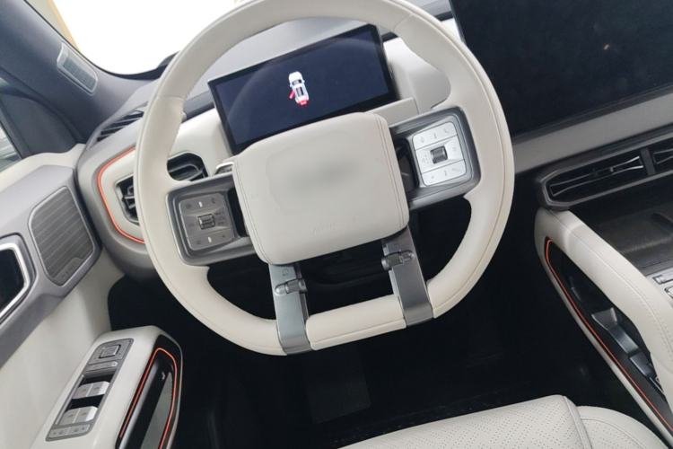 Used Formula Leopard Titanium 3 2025 501KM All-Wheel Drive Intelligent Driving Ultra Version Steering Wheel