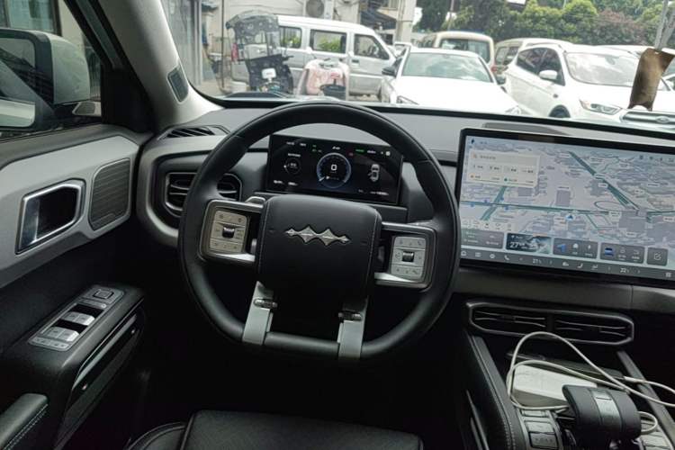Used Formula Leopard Titanium 3 2025 501KM All-Wheel Drive Intelligent Driving Ultra Version Steering Wheel