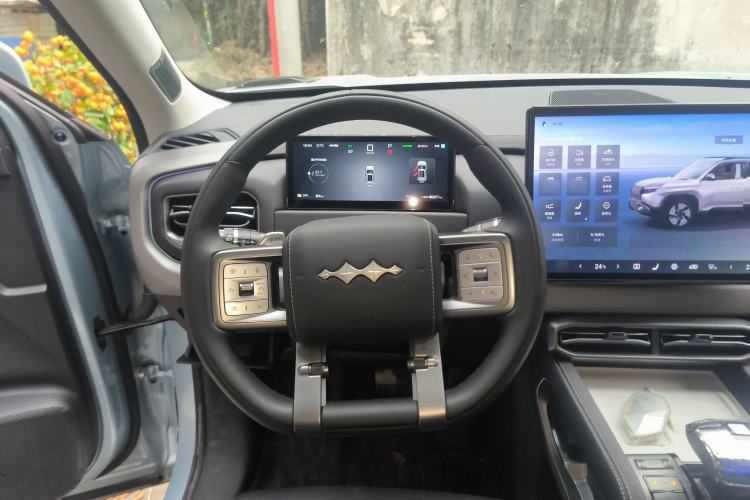 Used Formula Leopard Titanium 3 2025 501KM All-Wheel Drive Intelligent Driving Ultra Version Steering Wheel