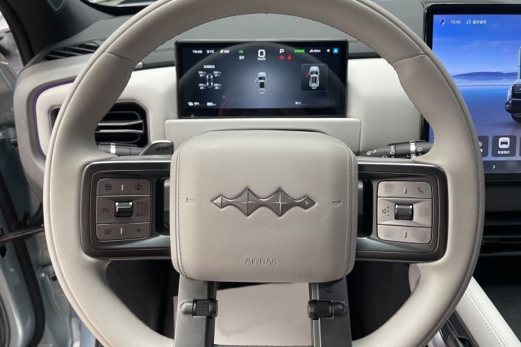 Used Formula Leopard Titanium 3 2025 501KM All-Wheel Drive Intelligent Driving Ultra Version Steering Wheel