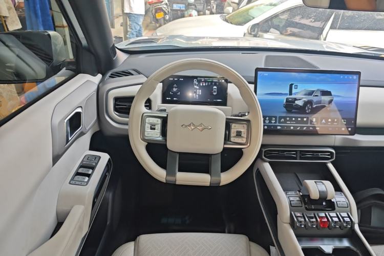 Used Formula Leopard Titanium 3 2025 501 km Range Rear-Wheel Drive Intelligent Driving Max Edition Steering Wheel