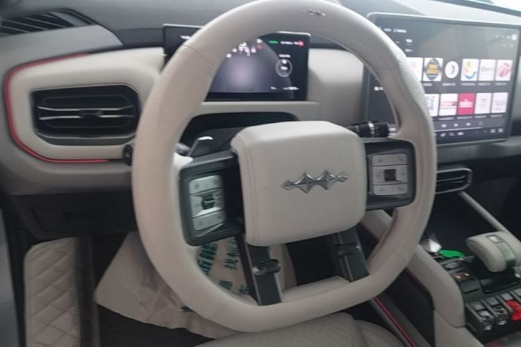 Used Formula Leopard Titanium 3 2025 501 km All-Wheel Drive Intelligent Driving Max Edition Steering Wheel
