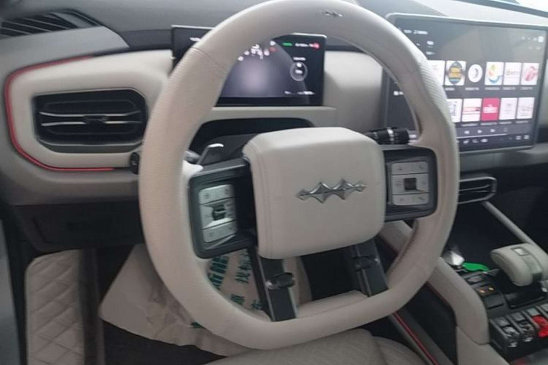 Used Formula Leopard Titanium 3 2025 501 km All-Wheel Drive Intelligent Driving Max Edition Steering Wheel