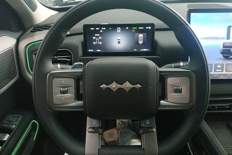 Used Formula Leopard Titanium 3 2025 501KM All-Wheel Drive Intelligent Driving Ultra Version Steering Wheel