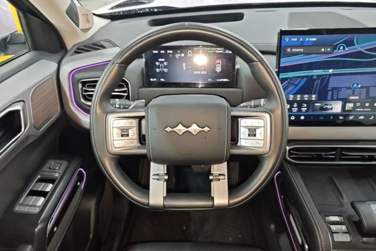 Used Formula Leopard Titanium 3 2025 501 km Four-Wheel Drive Drone Edition Steering Wheel