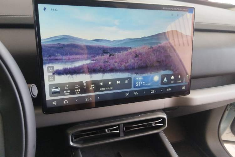 Used Formula Leopard Titanium 3 2025 501 km Four-Wheel Drive Drone Edition Audio And AC Panel
