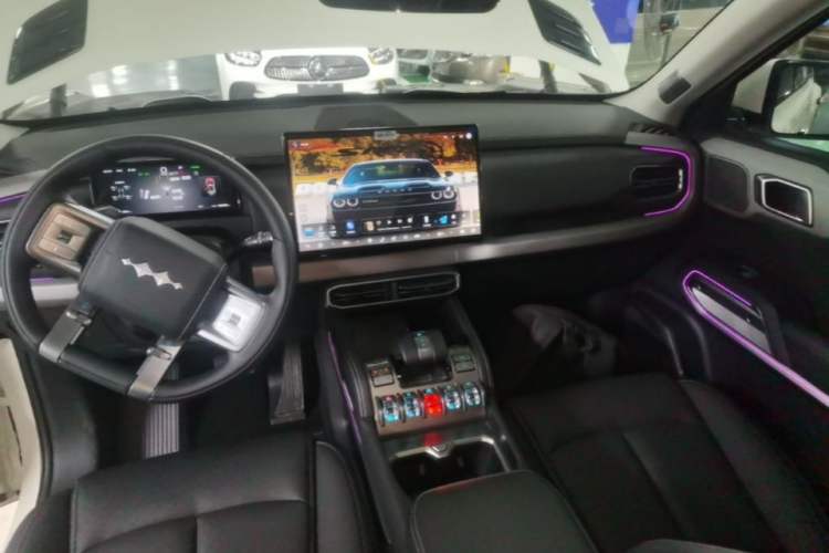Used Formula Leopard Titanium 3 2025 501KM All-Wheel Drive Intelligent Driving Ultra Version Audio And AC Panel