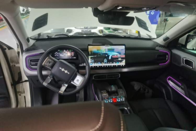 Used Formula Leopard Titanium 3 2025 501KM All-Wheel Drive Intelligent Driving Ultra Version Center Console